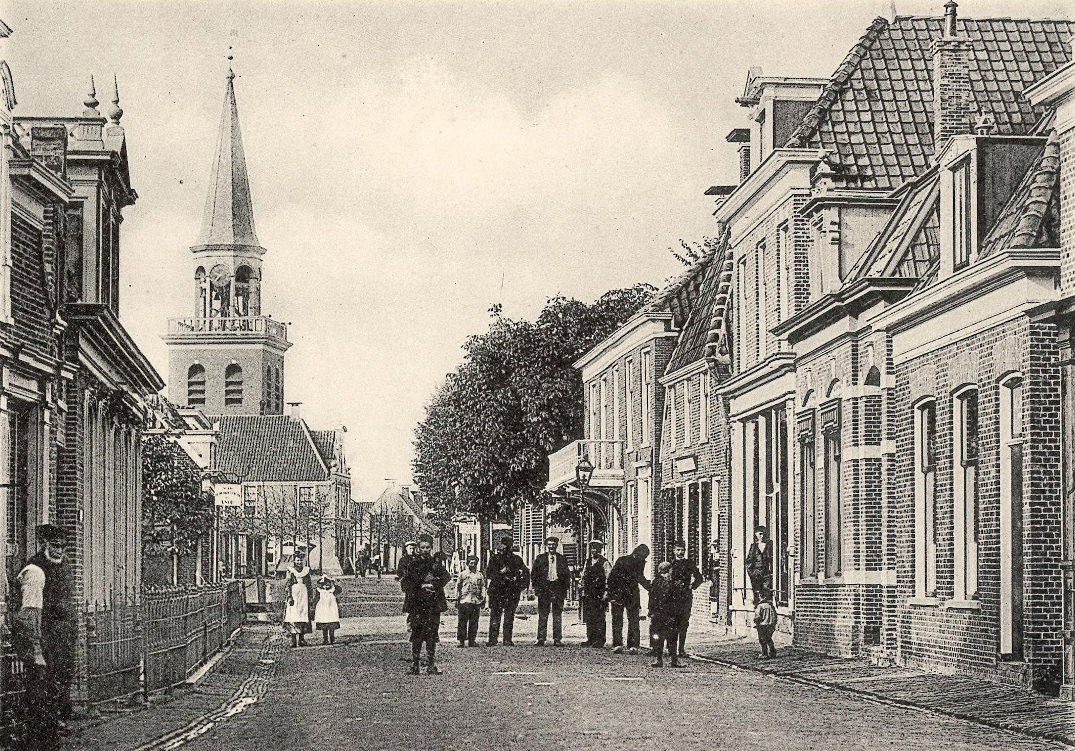 Uitsnede ansichtkaart Wijkstraat Appingedam, 1900-1905. 