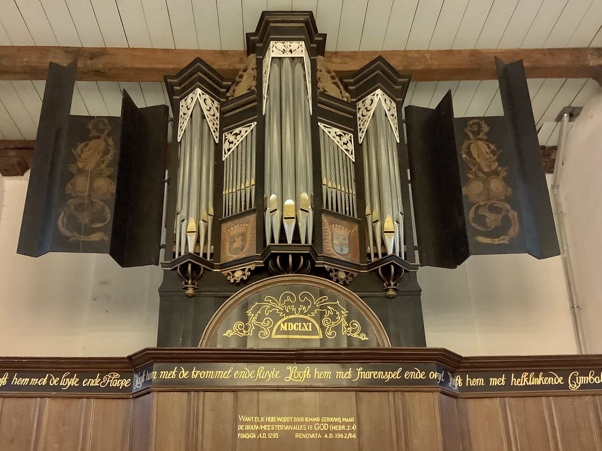 Het orgel uit 1819. Zie tekst boven de foto: Foto: ©Jur Kuipers.