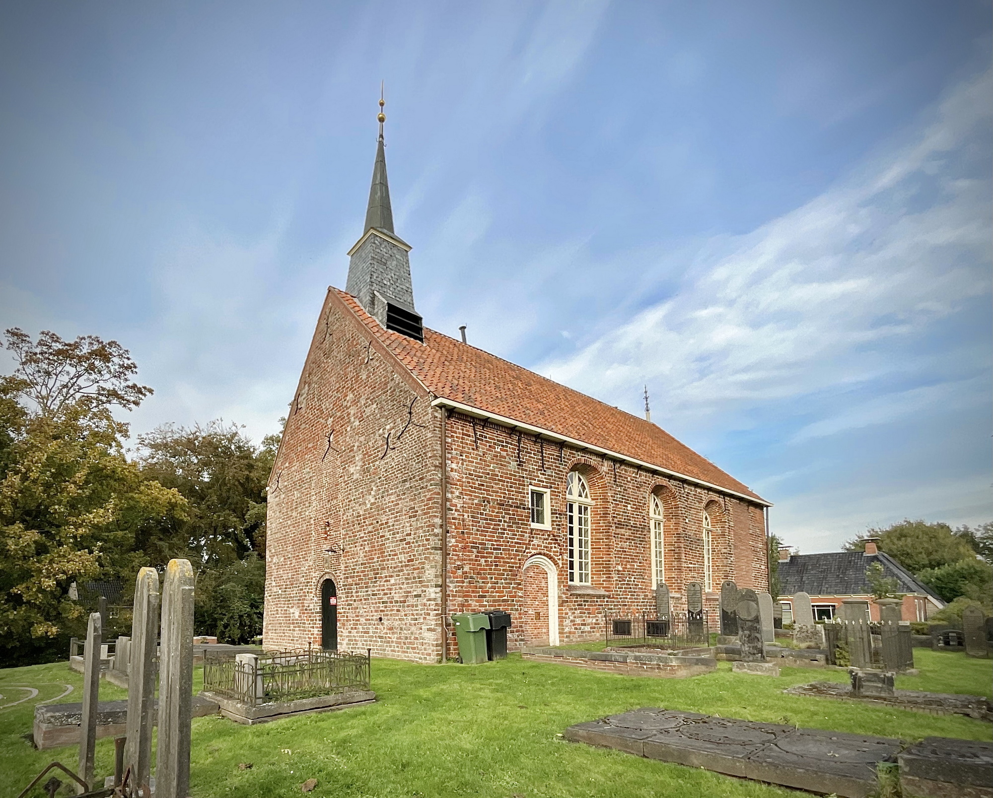 De kerk gezien vanuit het noordwesten. Foto: ©Jur Kuipers.