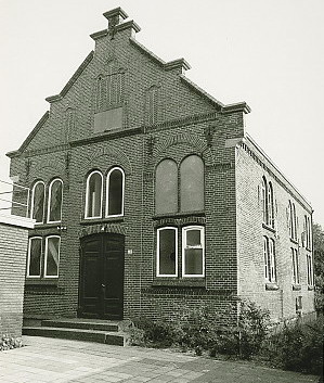 De synagoge van Pekela voor de afbraak in 1979. Bron: Wikipedia.